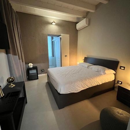 V&B Suites And Apartments بافيا المظهر الخارجي الصورة