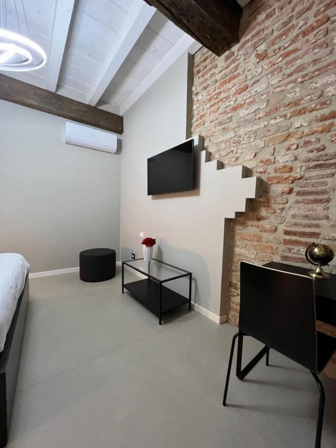 V&B Suites And Apartments بافيا المظهر الخارجي الصورة