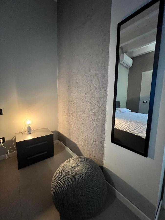 V&B Suites And Apartments بافيا المظهر الخارجي الصورة