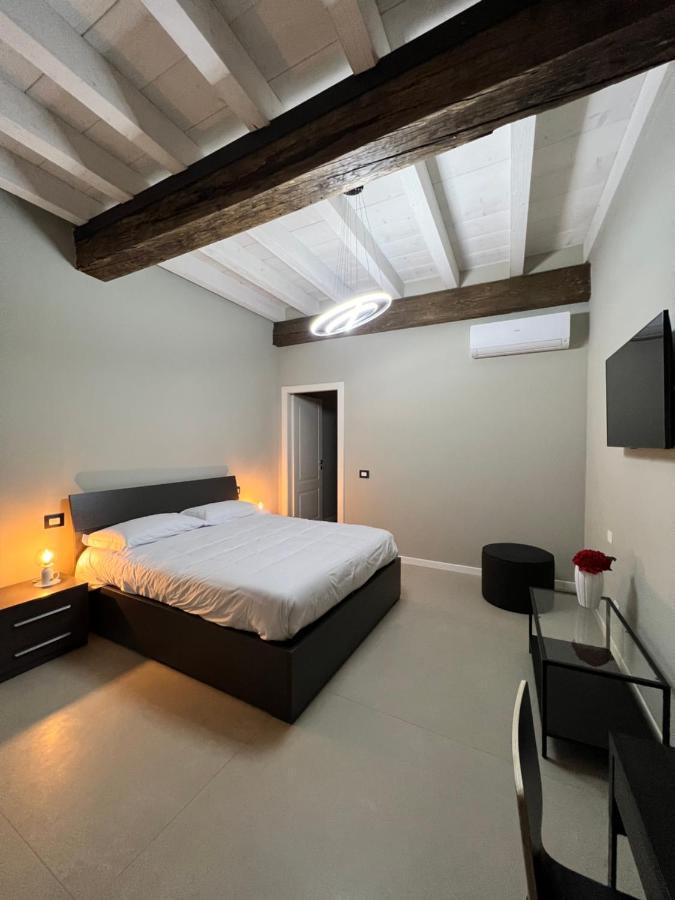 V&B Suites And Apartments بافيا المظهر الخارجي الصورة