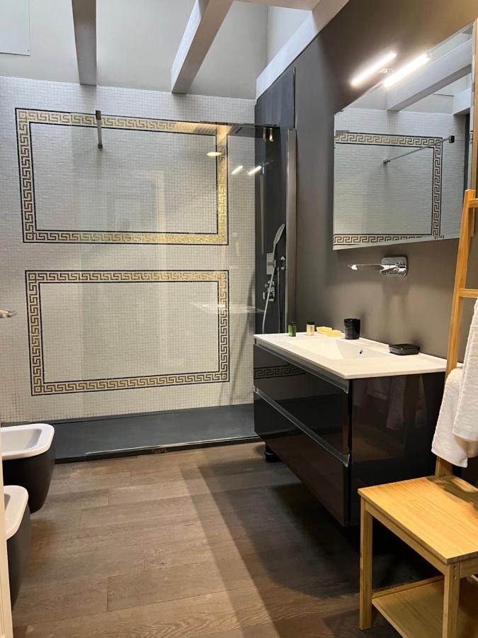 V&B Suites And Apartments بافيا المظهر الخارجي الصورة