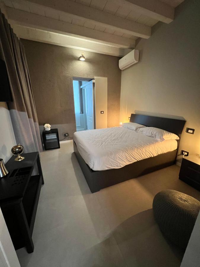 V&B Suites And Apartments بافيا المظهر الخارجي الصورة
