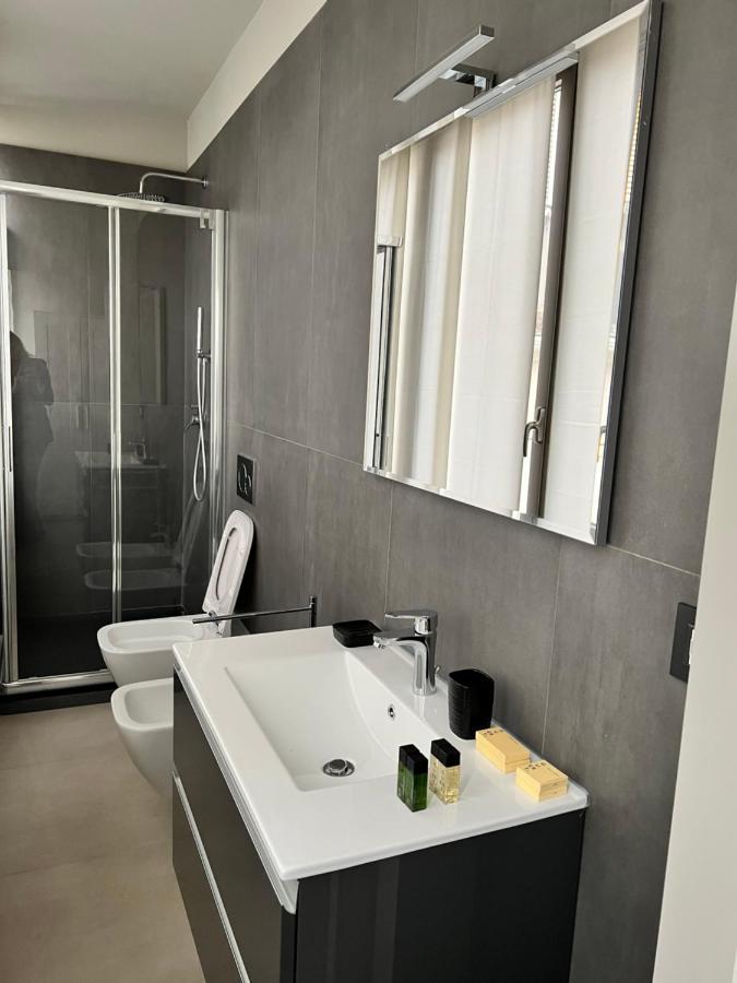 V&B Suites And Apartments بافيا المظهر الخارجي الصورة