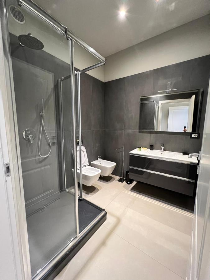 V&B Suites And Apartments بافيا المظهر الخارجي الصورة