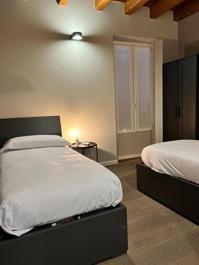 V&B Suites And Apartments بافيا المظهر الخارجي الصورة