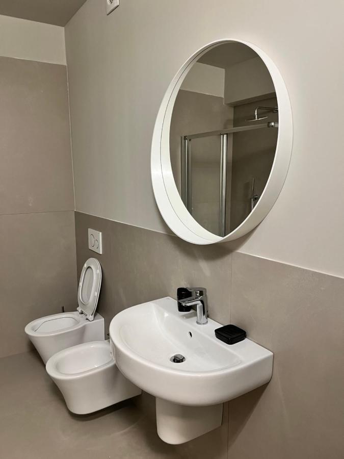 V&B Suites And Apartments بافيا المظهر الخارجي الصورة